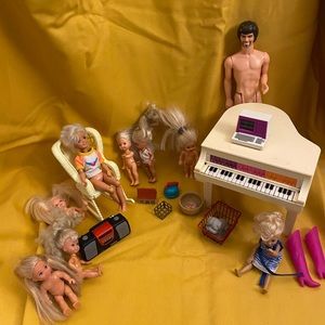 VINTAGE BARBIE LOT- dolls, furniture and accessories!